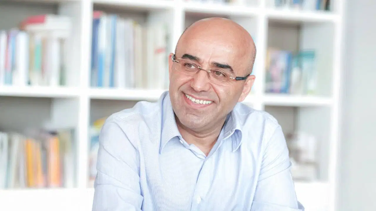 Necati Özkan, uluslararası demokrasi ödüllerinin sahibi oldu