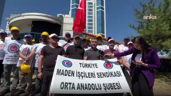 Doruk Madencilik işçileri, alacaklarının ödenmediği gerekçesiyle Yıldızlar SSS Holding önünde