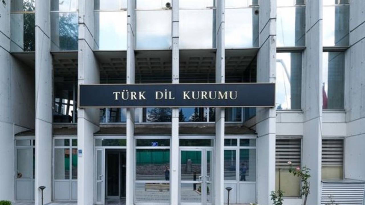TDK, yazılımında hata yapılan kelimeleri dijital ekranda paylaşacak