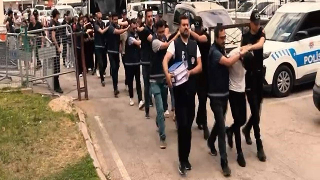 Gaziantep'te fuhuş operasyonu: 13 şüpheli yakalandı!