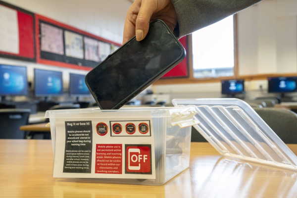 Meksika'da okullarda cep telefonu kullanımına kısıtlama