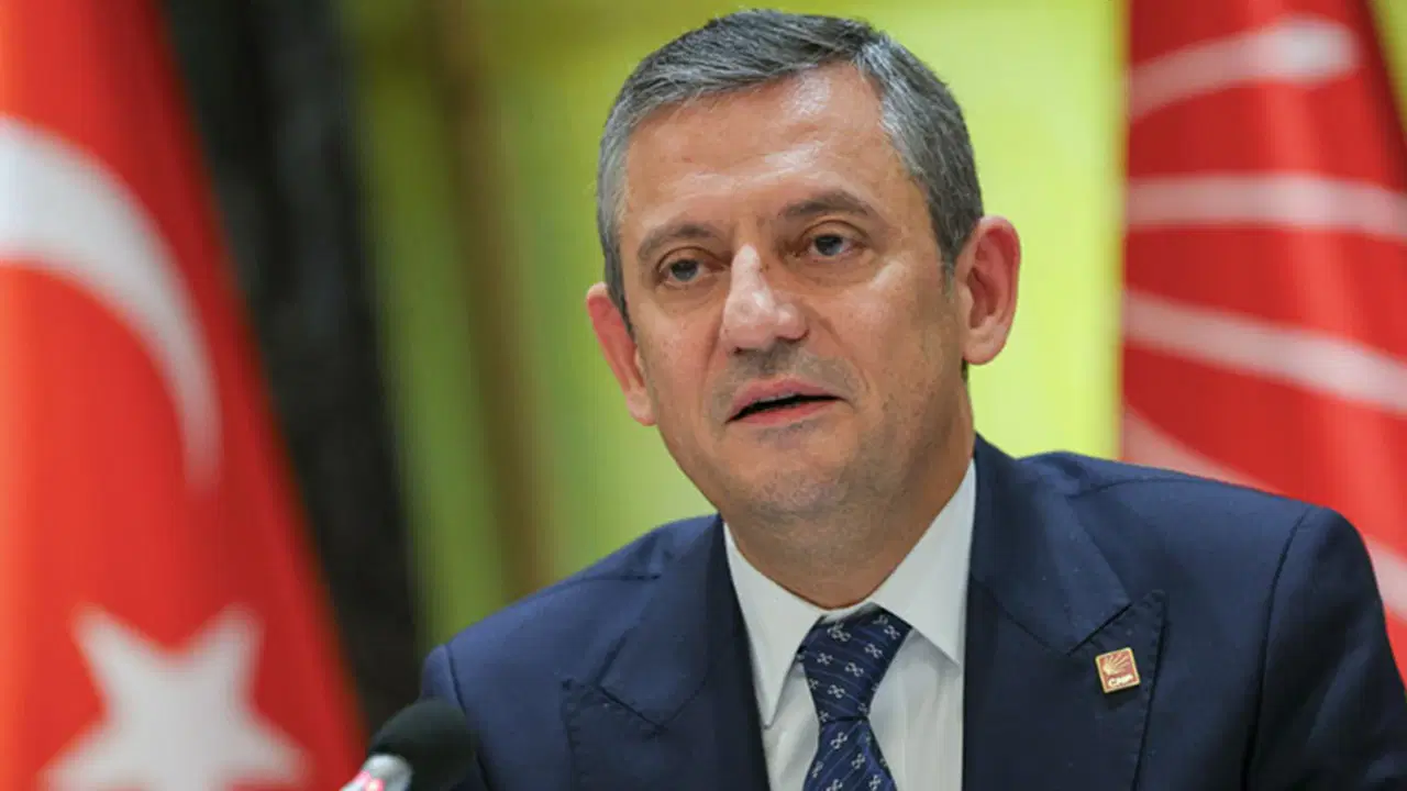 Özel'den 'İzzetbegoviç' anması: 'Her şey bittiğinde hatırlayacağımız şey...'