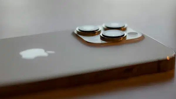 iOS 27 güncellemesi hangi iPhone'lar için sunuldu?