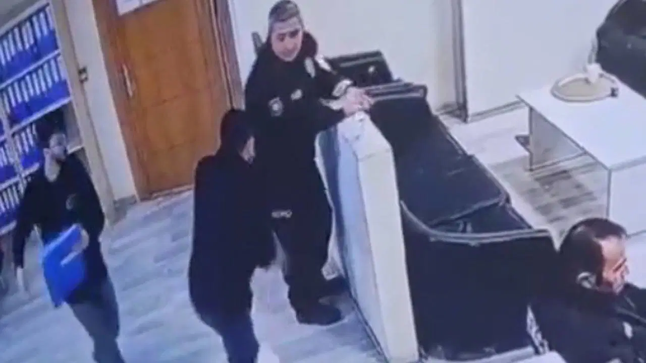 Kartal’da polis merkezinde hareketli dakikalar: Bekçiye saldırarak silahını almaya çalıştı!