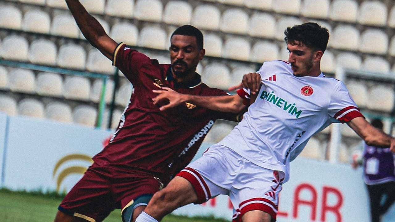 Bandırmaspor, 10 kişi Ümraniyespor'u devirdi!