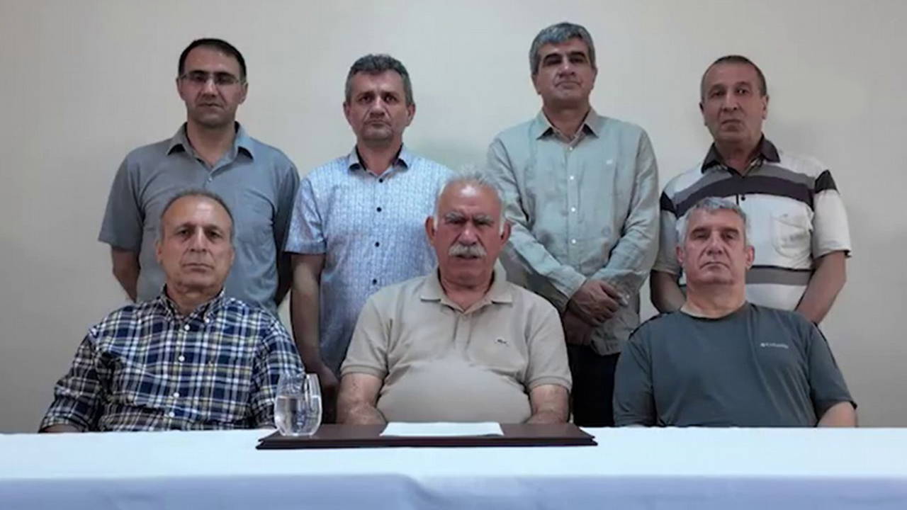 'Prompter' ayrıntısı dikkat çekti... Eski İYİ Partili vekilden 'Öcalan' çıkışı: 'İmralı'yı cezaevi sanıyorduk, stüdyo olmuş...'