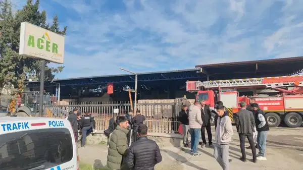 Pantolonunu giymek için geri döndü... 19 yaşındaki işçi dumandan etkilenerek öldü