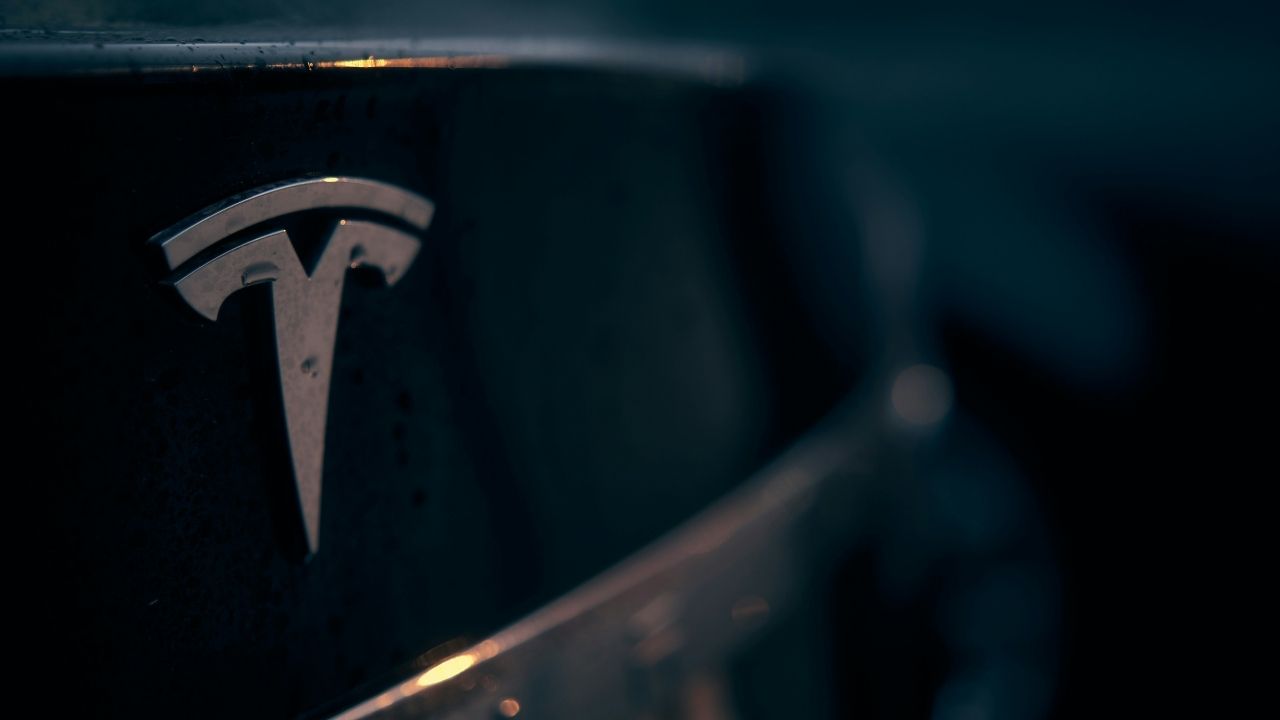 Tesla, 10 milyonuncu elektrikli otomobilini ürettiğini duyurdu