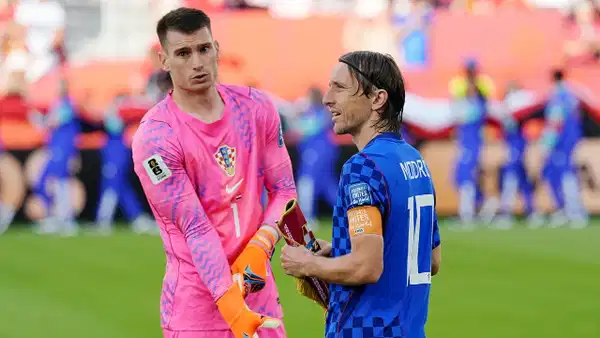 Fenerbahçe'de Dominik Livakovic için transfer gelişmesi: Sakatlığı  belirleyici olacak
