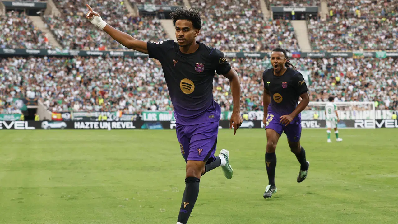 La Liga rekoru kırdı: Barcelona, Real Betis'i rahat geçti