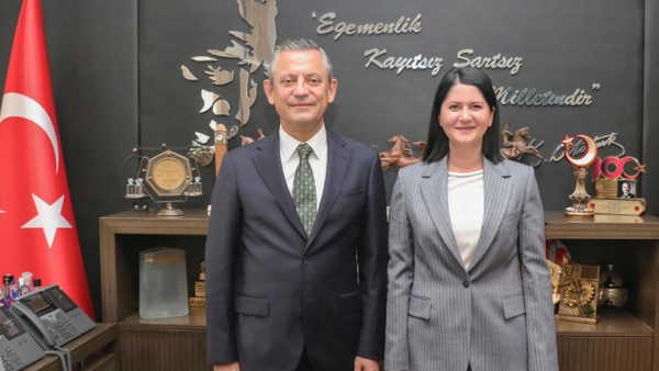 Edirne Belediye Başkanı Filiz Gencan, YENİ Parti'ye geçti