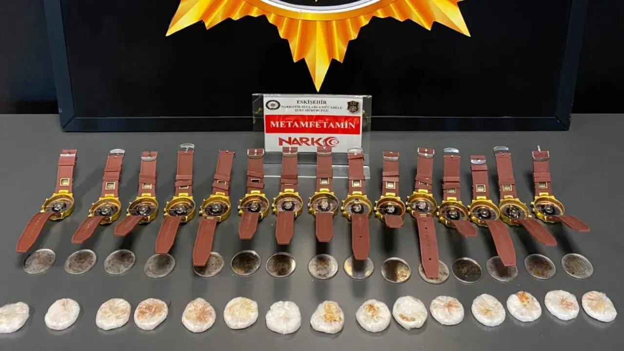 Kol saatlerinden uyuşturucu çıktı