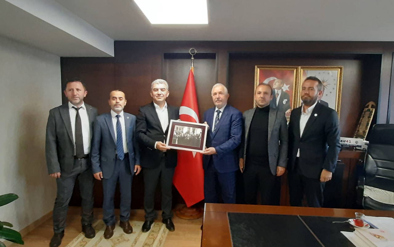 Hür-Sen Konfederasyonu'ndan Kocaeli müftüsüne teşekkür ziyareti