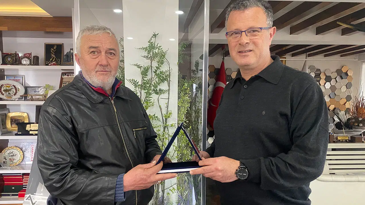 Bulduğu para ve altını sahibine ulaştıran temizlik işçine 3 yevmiye ödülü