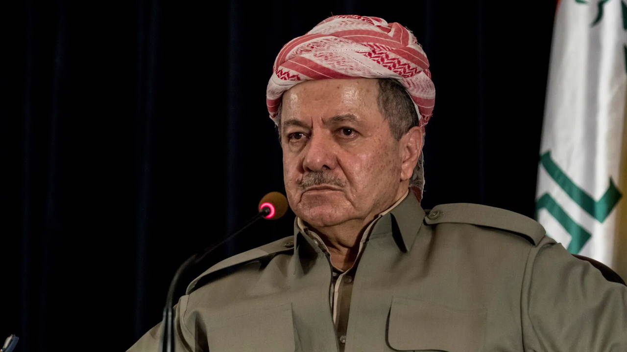 Barzani’den seçimler öncesi 'Türkçe' açılımı: Erbil'i afişlerle donattı