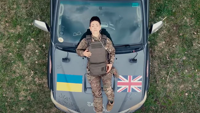 Dünyaca ünlü yıldızdan savaş bölgesine yardım