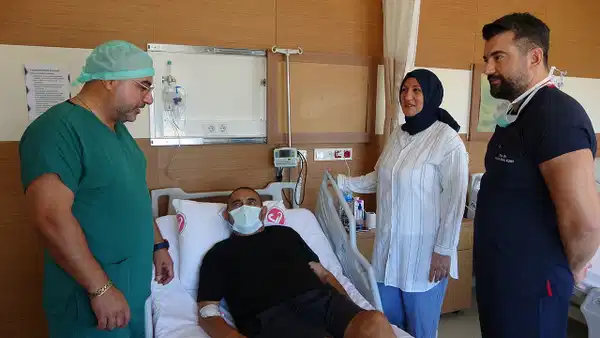 Çanakkale’de böbrek hastasına fedakar eş donör oldu: Hipertansiyona bağlı böbrek yetmezliğine dikkat!