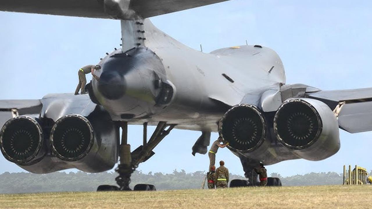 Fairford Üssü’nde alarm: ABD bombardıman uçaklarını çekti