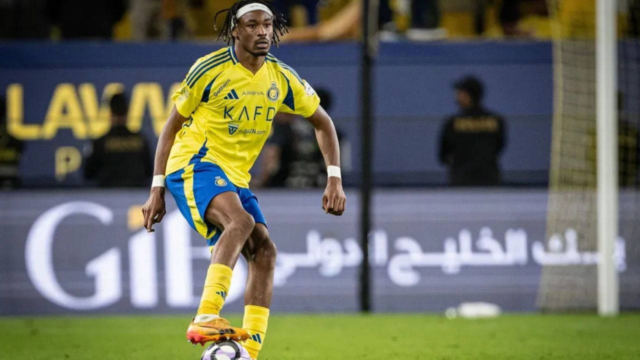 Mohamed Simakan kimdir? Galatasaray'ın ilgilendiği Mohamed Simakan kaç yaşında, nereli? Mohamed Simakan hangi takımlarda oynadı?