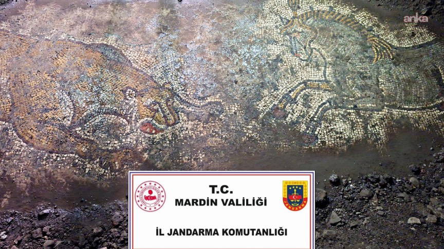 Mardin’in Derik ilçesinde 1500 yıllık Roma dönemi mozaiği ele geçirildi