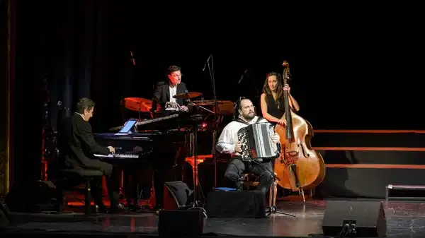 'Paris! The Show', 15 Aralık'ta Zorlu PSM'de sanatseverlerle buluşacak