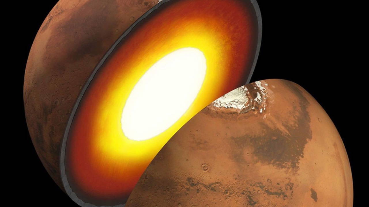Mars’ın güneyi kuzeyden 400 derece daha sıcak olabilir: İç yapısı kısmen erimiş halde