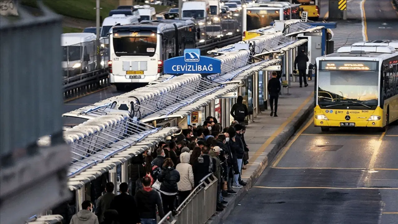 İstanbul'da toplu taşımaya zam yolda: Fiyatlar geçen ay artırılmıştı
