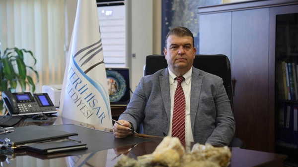 Seferihisar Belediyesi operasyonunda üçüncü dalga: Belediye Başkanı İsmail Yetişkin gözaltına alındı