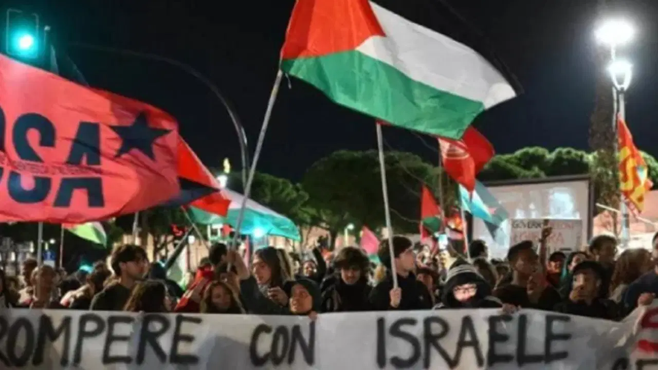 İtalya'da Küresel Sumud Filosu'na saldırıyı protesto için genel greve gidildi