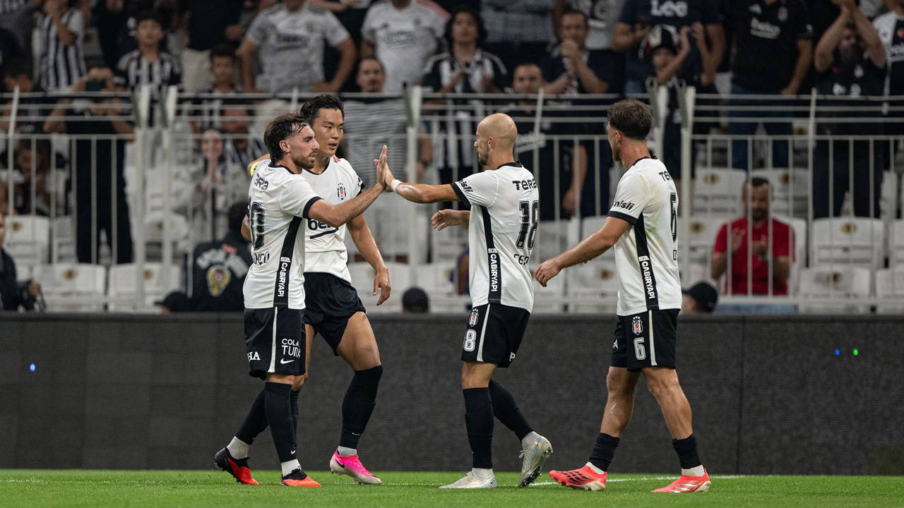 Hradec Kralove'yi tek golle mağlup etti: Beşiktaş, Avrupa Ligi'nde play-off biletini kaptı