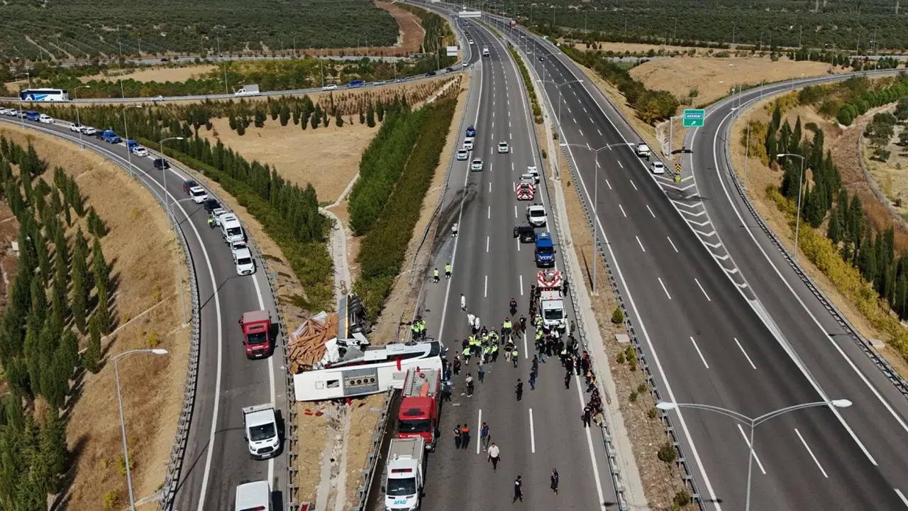 Manisa'da 11 kişinin öldüğü otobüs kazasında yeni gelişme: 13 yaralı taburcu edildi