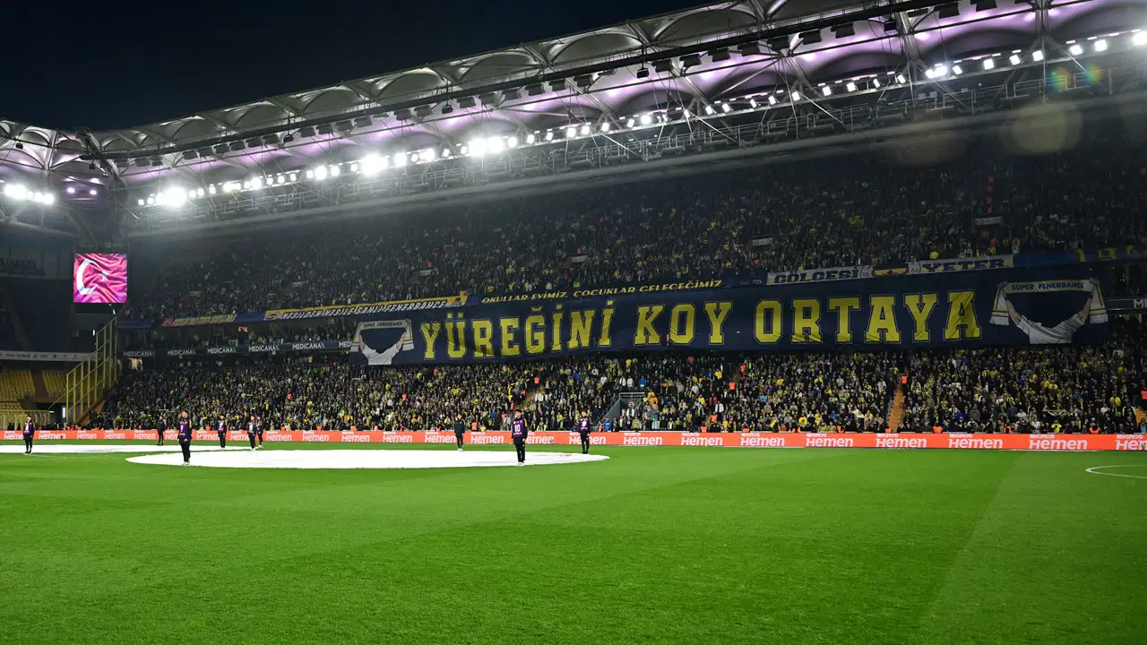 Resmi açıklama geldi: Fenerbahçe'den Başakşehir maçı için bilet kararı!