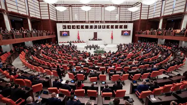 Esenyurt seçim anketi sonuçları: Zirvede hangi parti var?