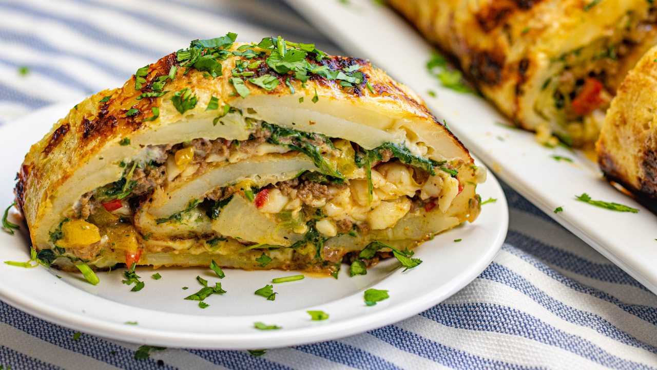 Kıymalı rulo patates tarifi: Şık ve doyurucu ana yemek...