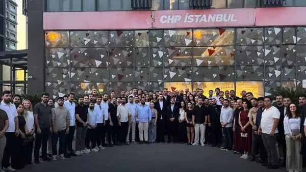 CHP İstanbul Gençlik Kolları’ndan istifa hamlesi: YENİ Parti'ye geçtiler