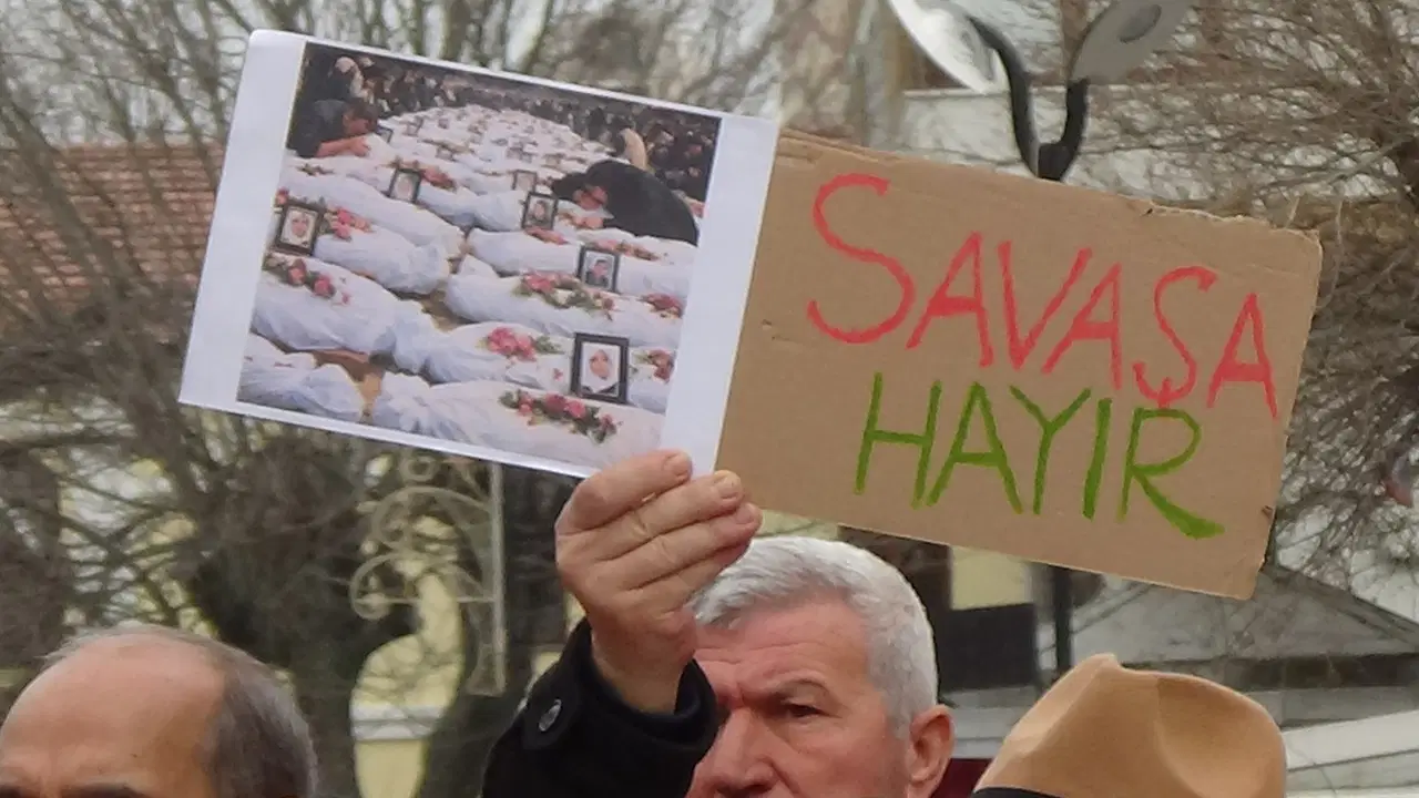 ABD ve İsrail'in, İran'a saldırıları Edirne'de protesto edildi: ‘En ağır bedeli çocuklar ve kadınlar ödüyor’