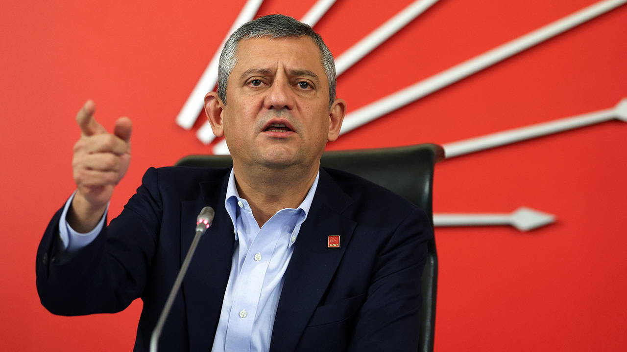 Gözler CHP'nin 'kurultay' davasında... MYK'yi genel merkeze çağırdı: Özgür Özel'in programı ne?