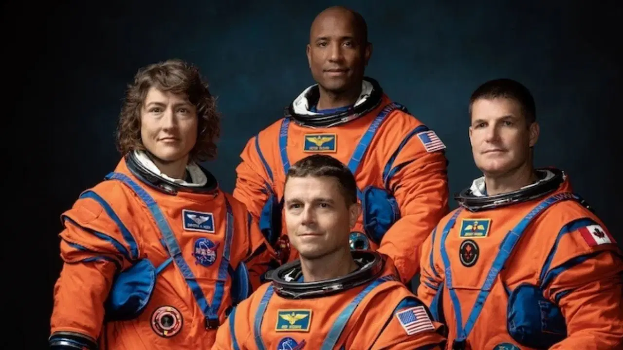 NASA'nın 50 yıl sonraki ilk insanlı Ay seyahati ne zaman başlıyor?