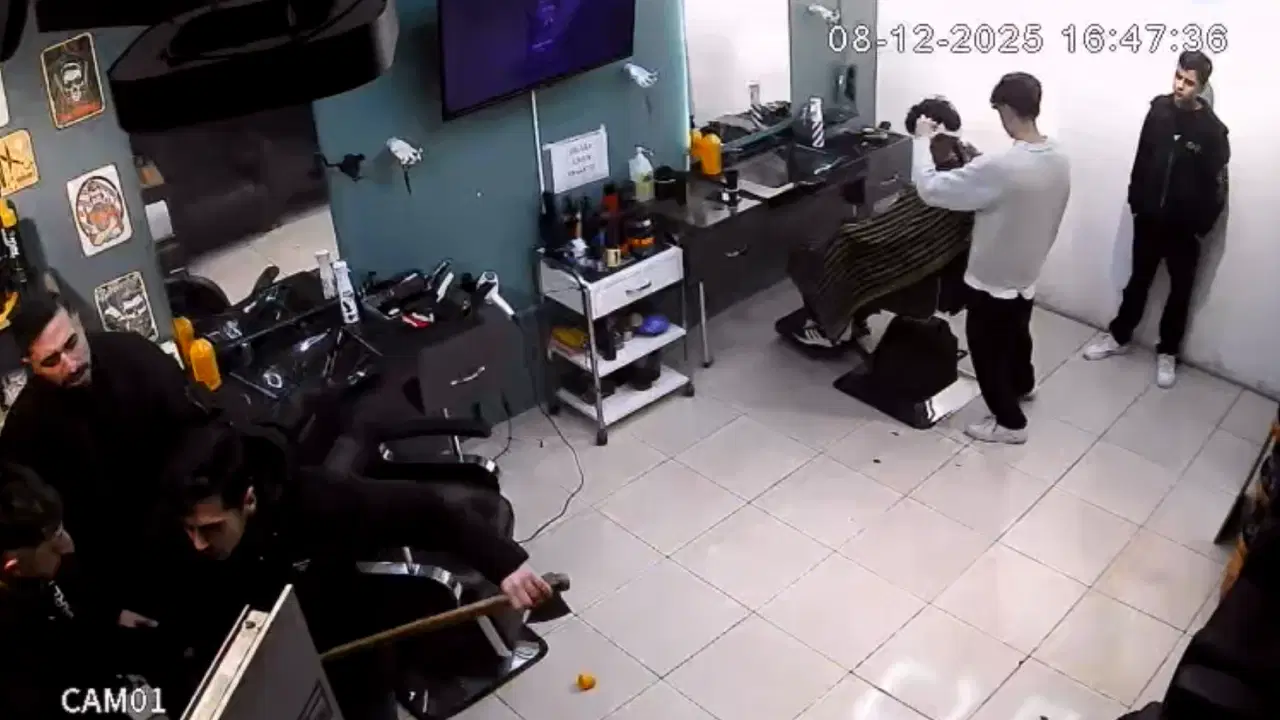 Kağıthane'de kuaför dükkanını baltayla basana şahsın ifadesi ortaya çıktı: ''Param kalmasın' dedim, klimayı vurdum'