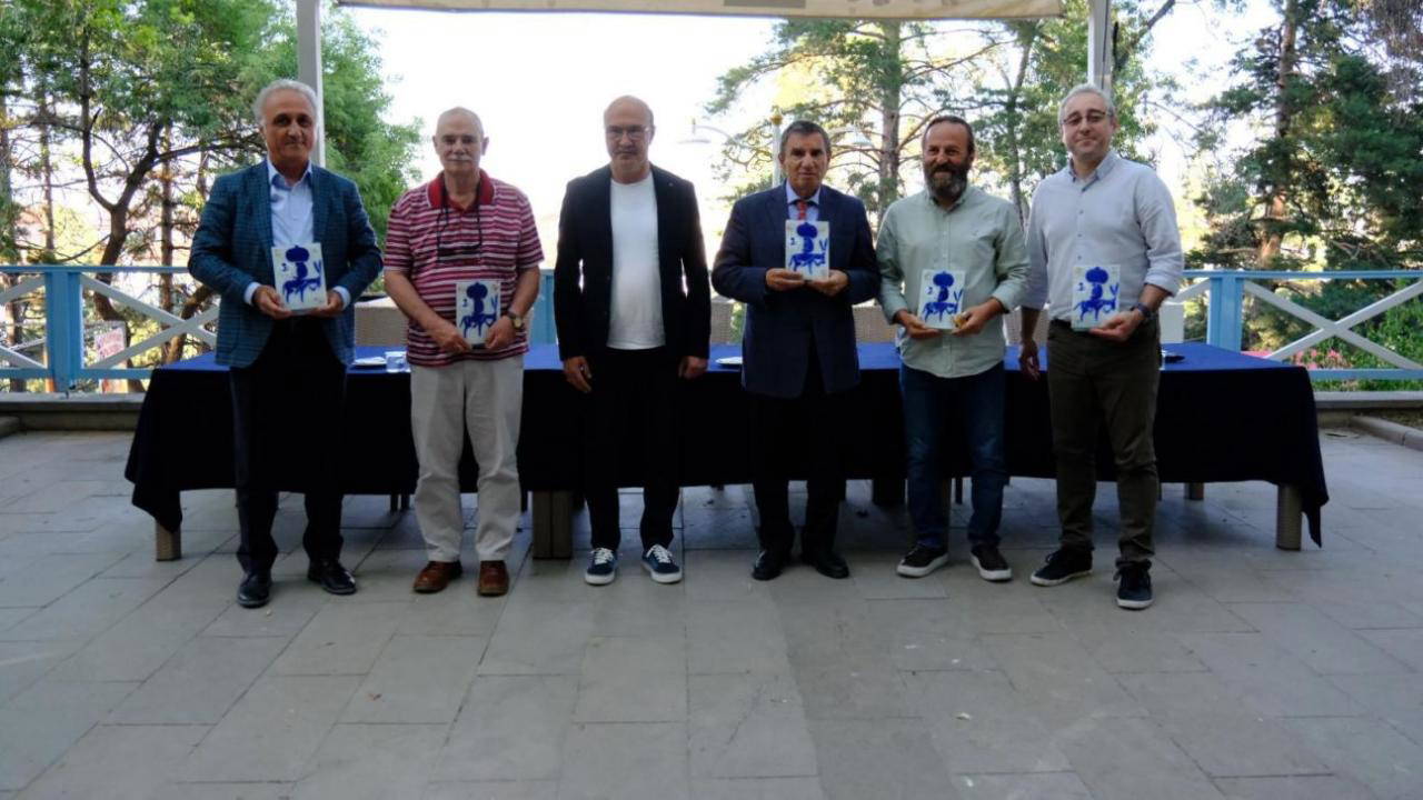 Cumhuriyet ve Mizah Akşehir’de Buluştu