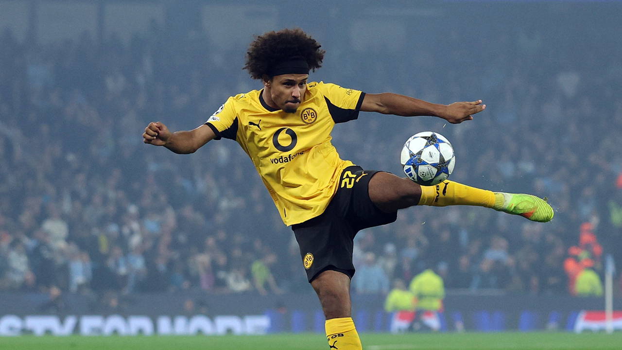 Muşta ve elektroşok silahı taşıyan Adeyemi'ye para cezası! 