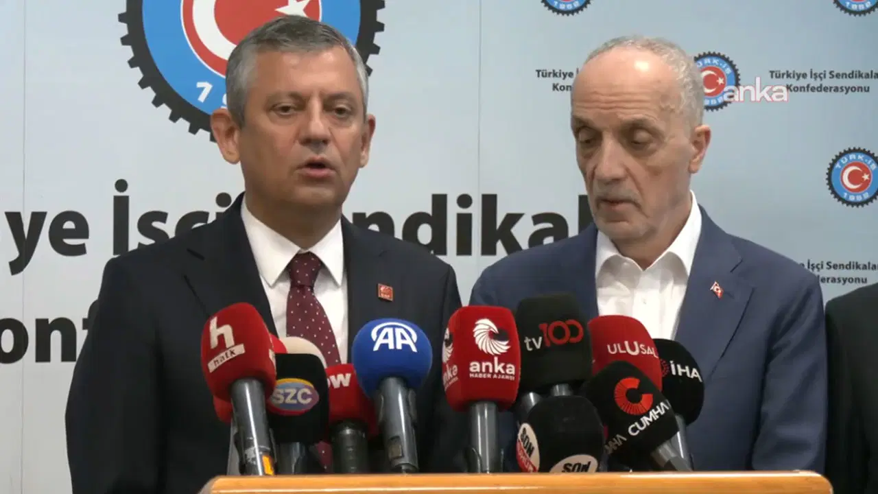 Son Dakika... CHP Genel Başkanı Özgür Özel, Türk-İş Genel Başkanı Ergün Atalay'ı ziyaret etti