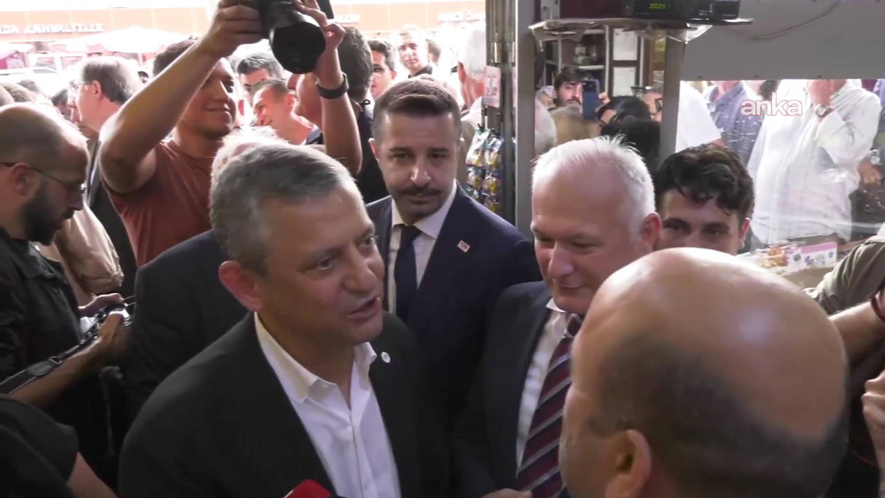 Özgür Özel, Kocaeli'nde esnafı ziyaret etti: 'Emekli 20 sene önce 8 çeyrek altın alıyordu, şimdi 2'ye düştü'