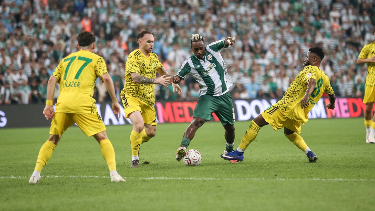 Bursaspor kendi evinde Esenler Erokspor'a takıldı!