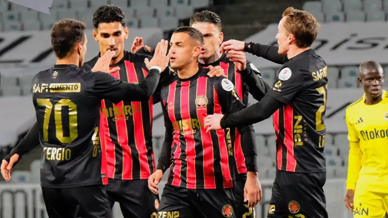 Bartuğ Elmaz, Süper Lig kariyerinin ilk golünü Fenerbahçe'ye attı