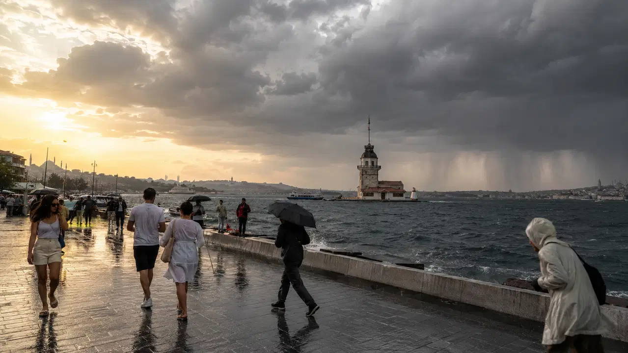 İstanbul’da hava sıcaklıkları düşüyor: AKOM'dan gök gürültülü sağanak uyarısı