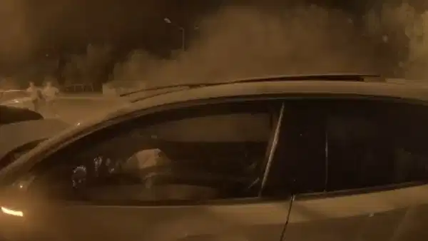 Beylikdüzü'nde otomobil oturanların arasına daldı: 2'si ağır 6 yaralı var