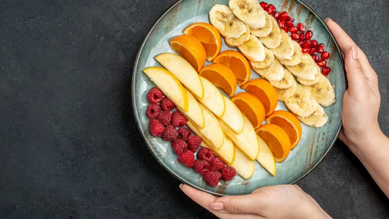 Regl döneminde neden daha aç hissediyoruz? İşte döngünüze özel beslenme rehberi