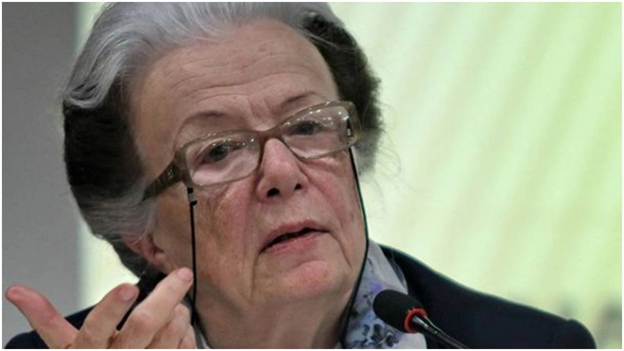 Cumhuriyet bir çınarını daha yitirdi