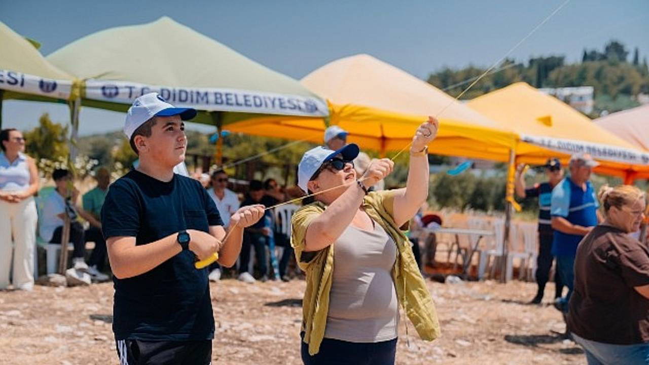 Didim’de uçurtmalar gökyüzünü süsledi